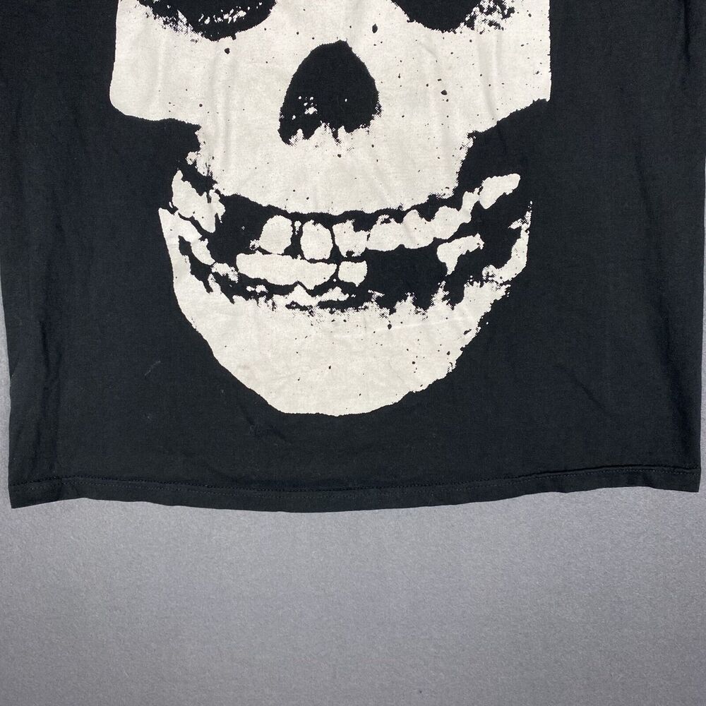 MISFITS Concert Tshirt Men M Black Classic Skull Band Logo Horror Punk Music - Picture 5 of 11